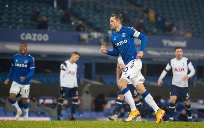 他的执教理 他的执教理